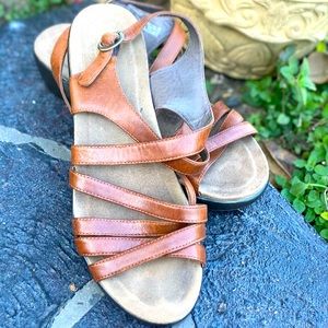 Warm Brown Leather Dansko 40 EU — great shoe, amazing fit, lightly worn